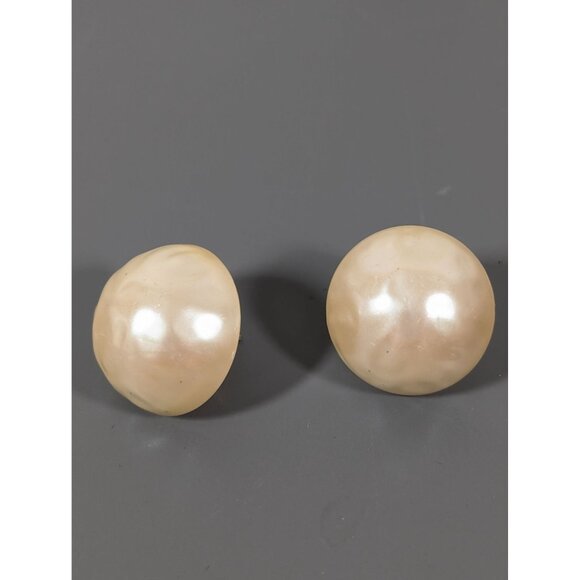 Vintage Faux Pearl Dome Round Pierced Earrings Classic MCM - Picture 3 of 10